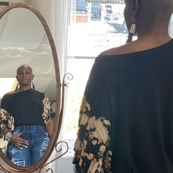 The Blackout Fringe Tee - Picture 8 of 8